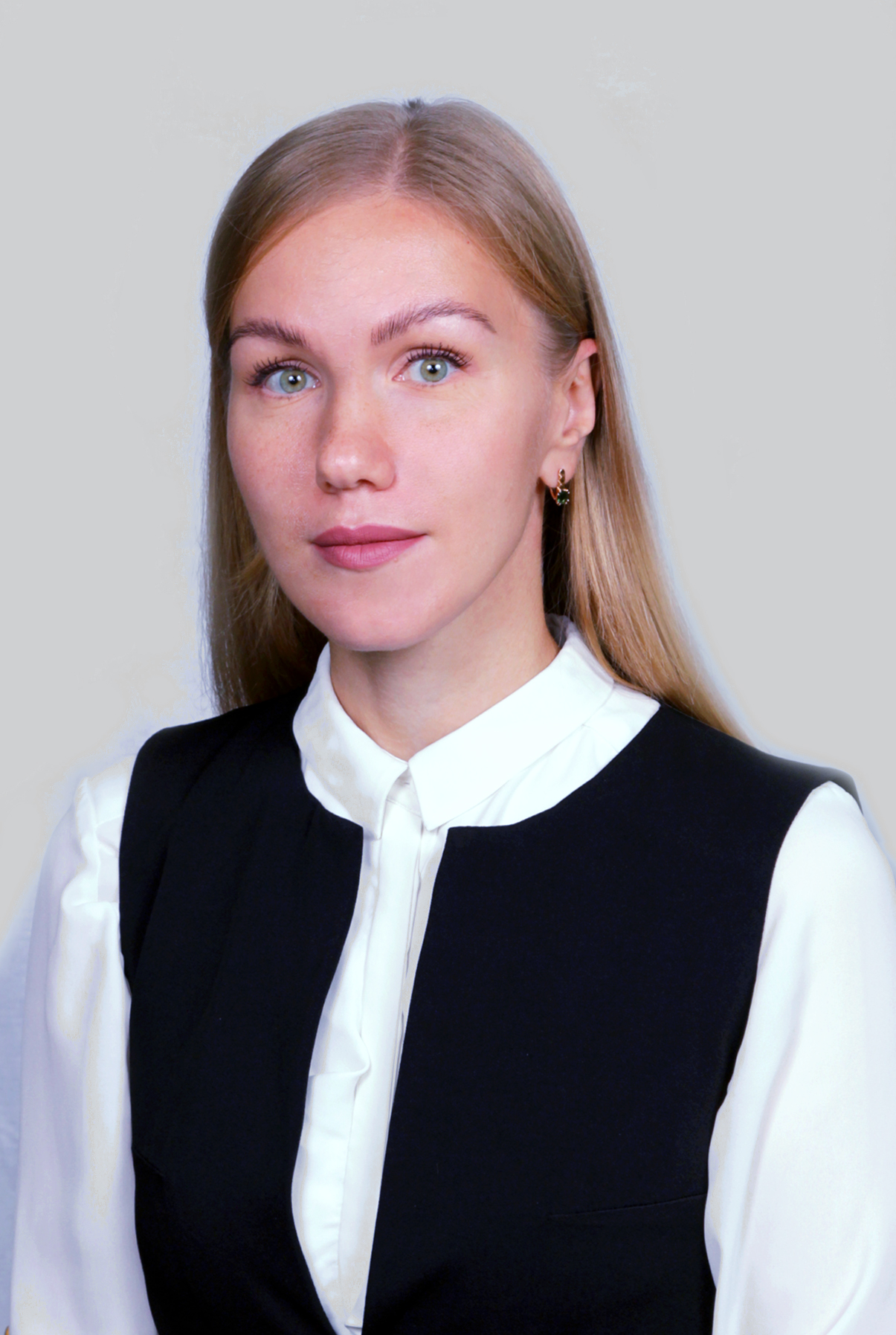 Попова  Людмила Александровна.